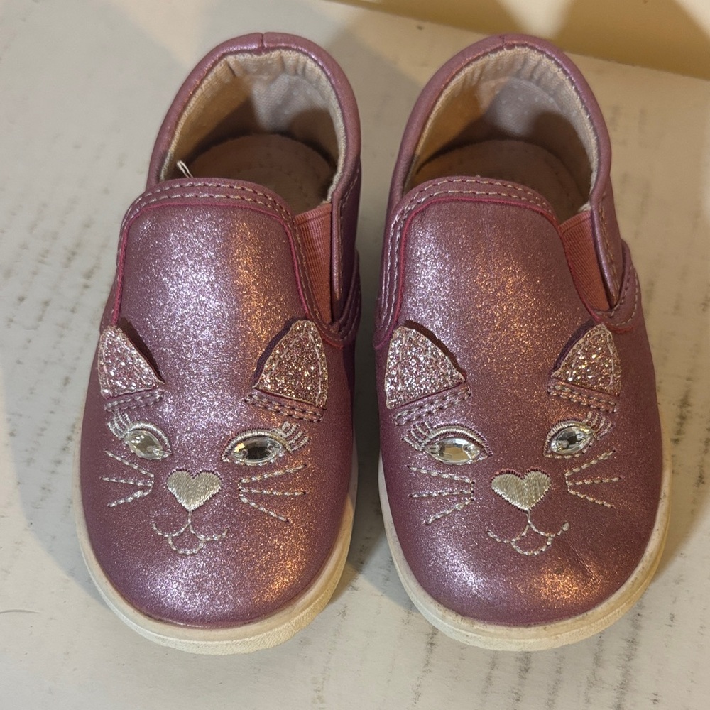 Born Bailey Fuchsia Kitty Cat Face Slip-On Sneakers Shoes size 4